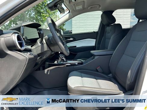 New 2026 Chevrolet Trax LT w/ LPO, Blackout Package FWD image 16
