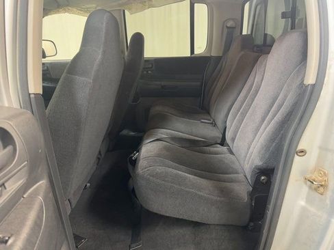 Used 2004 Dodge Dakota SLT w/ Deluxe Convenience Group image 29