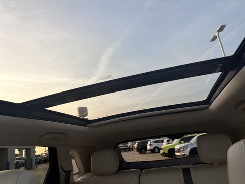 Used 2020 Cadillac XT5 Premium Luxury image 15