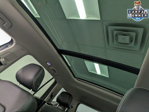 Used 2025 Volkswagen Atlas SE w/ Panoramic Sunroof Package image 22