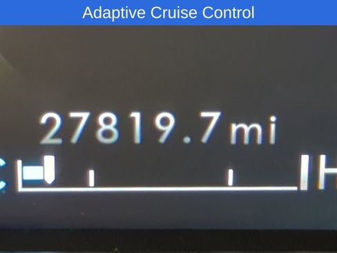 Used 2023 Lincoln Nautilus Reserve w/ Equipment Group 201A image 13