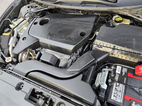 Used 2016 Nissan Altima 2.5 SL w/ 2.5 Technology Package image 16