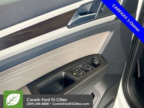 Used 2023 Volkswagen Atlas SE w/ Black Wheel Package AWD/4WD image 12