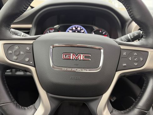 Used 2020 GMC Acadia Denali w/ Denali Ultimate Package AWD/4WD image 23