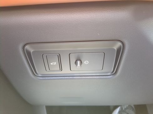 New 2026 Jaguar F-PACE R-Dynamic S image 31