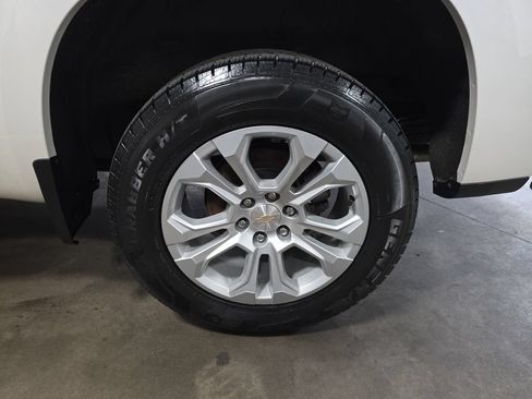 Used 2022 Chevrolet Silverado 1500 LTZ AWD/4WD image 36