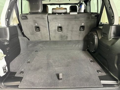Used 2023 Jeep Wrangler Unlimited Rubicon 4xe AWD/4WD image 33