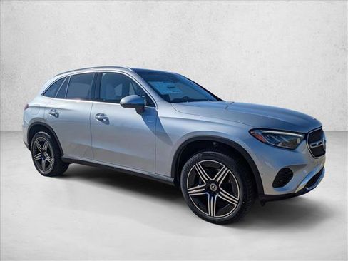 Certified 2026 Mercedes-Benz GLC 300 image 4