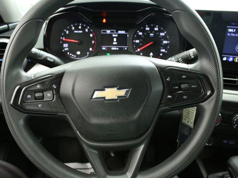 Used 2024 Chevrolet Trax LS w/ Driver Confidence Package FWD image 13