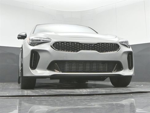 Used 2023 Kia Stinger GT2 image 31