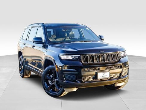 New 2025 Jeep Grand Cherokee L Altitude image 2