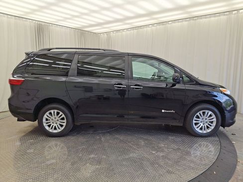 Used 2015 Toyota Sienna XLE w/ XLE Navigation Package FWD image 26