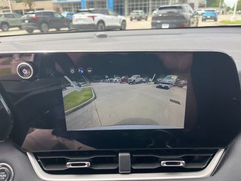 Used 2025 Chevrolet Equinox LT AWD/4WD image 25