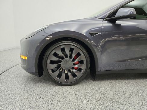 Used 2022 Tesla Model Y Performance AWD/4WD image 19