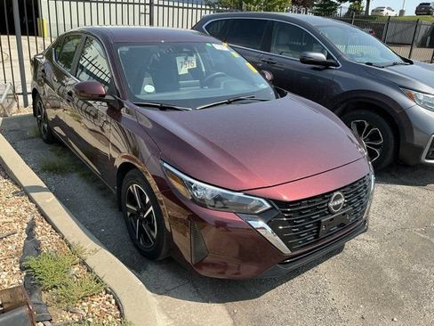 Used 2025 Nissan Sentra SV FWD image 4
