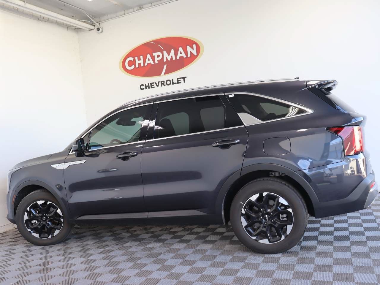 Used 2025 Kia Sorento S FWD image 3