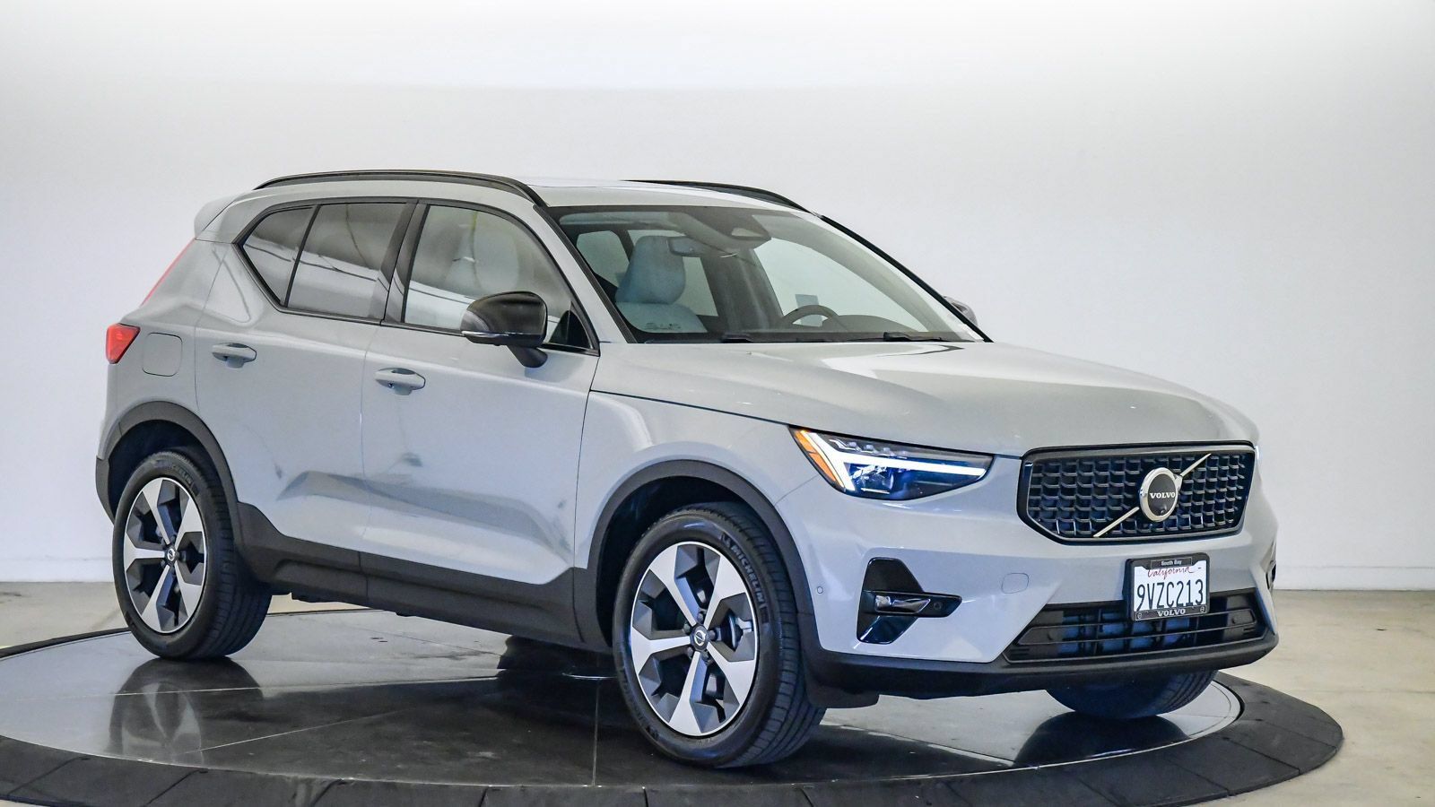Certified 2026 Volvo XC40 B5 Plus w/ Protection Package Premier AWD/4WD image 6