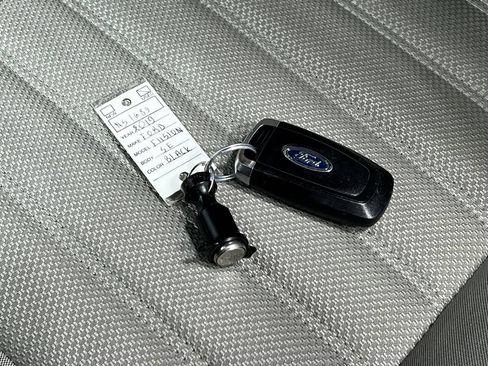 Used 2019 Ford Fusion SE FWD image 39