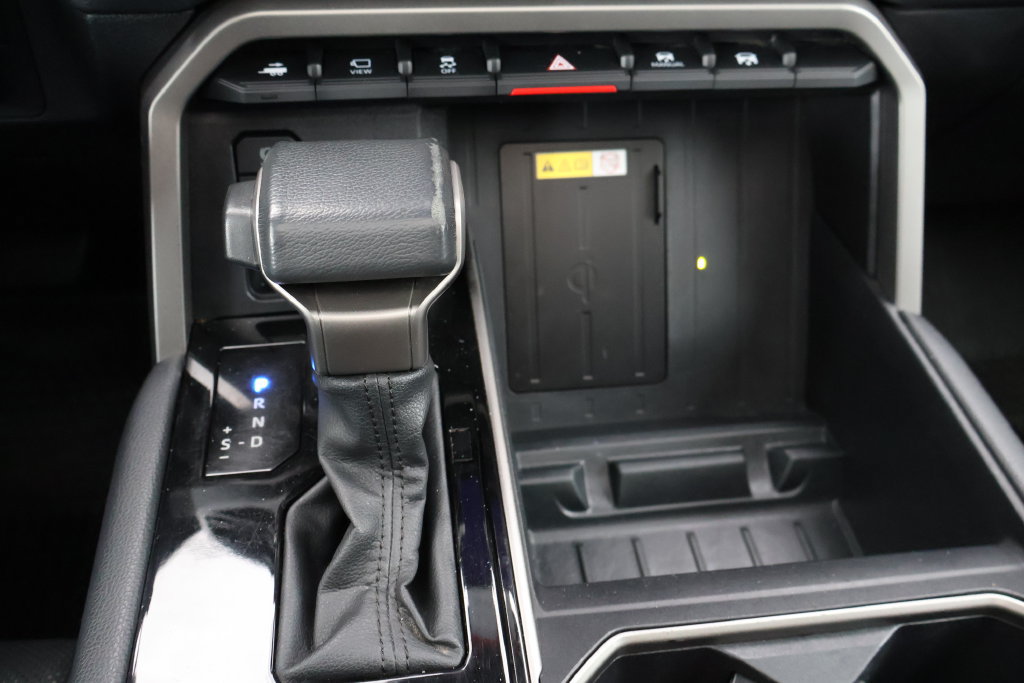 Used 2023 Toyota Tundra Limited AWD/4WD image 44
