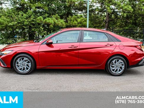 Used 2024 Hyundai Elantra SEL FWD image 6
