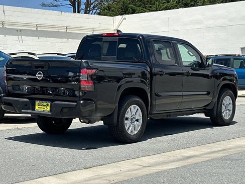 Used 2022 Nissan Frontier SV w/ Technology Package RWD image 4
