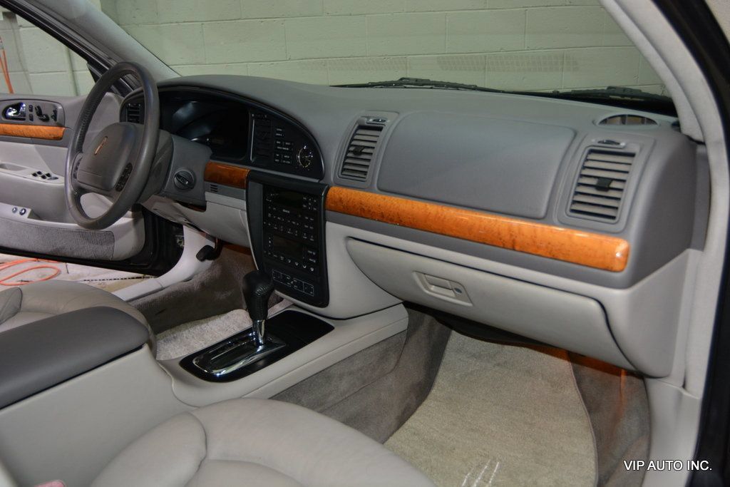 Used 1998 Lincoln Continental FWD image 12