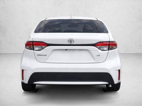 Used 2022 Toyota Corolla LE FWD image 6