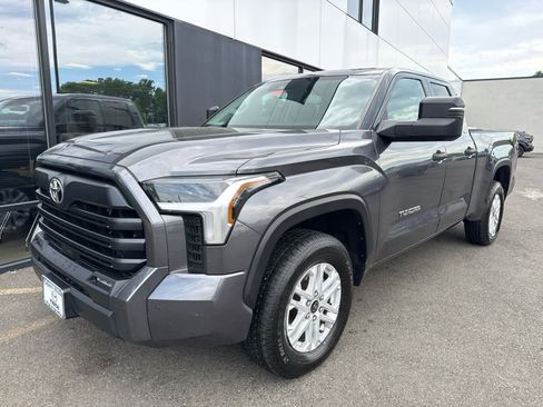 Used 2022 Toyota Tundra SR5 w/ SR5 Convenience Package AWD/4WD image 2