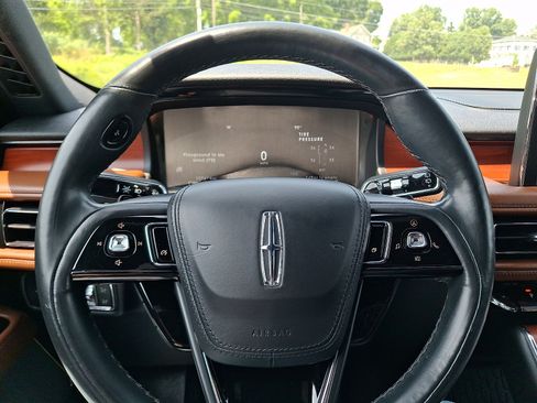 Used 2020 Lincoln Aviator Reserve w/ Elements Package Plus AWD/4WD image 18