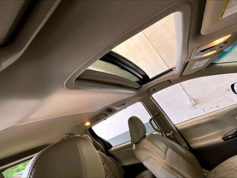 Used 2017 Toyota Sienna XLE w/ XLE Navigation Package FWD image 27