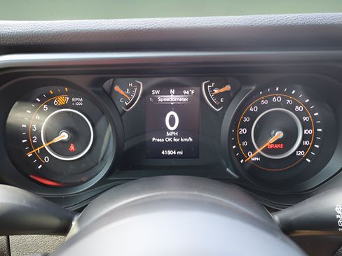 Used 2025 Jeep Wrangler Unlimited Sport AWD/4WD image 12
