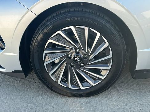 Used 2025 Hyundai Sonata SEL FWD image 6