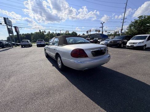 Used 1998 Lincoln Continental FWD image 25