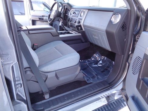 Used 2013 Ford F250 XLT w/ Chrome Pkg image 69