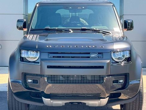 Used 2024 Land Rover Defender 110 V8 AWD/4WD image 5