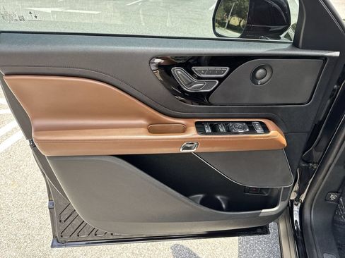 Used 2020 Lincoln Aviator Reserve RWD image 39