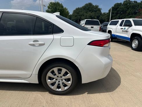 Used 2024 Toyota Corolla LE FWD image 7