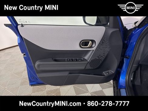 New 2025 MINI Cooper 4-Door Hardtop image 12