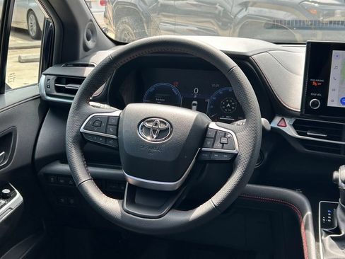 Certified 2026 Toyota Sienna XSE FWD image 45