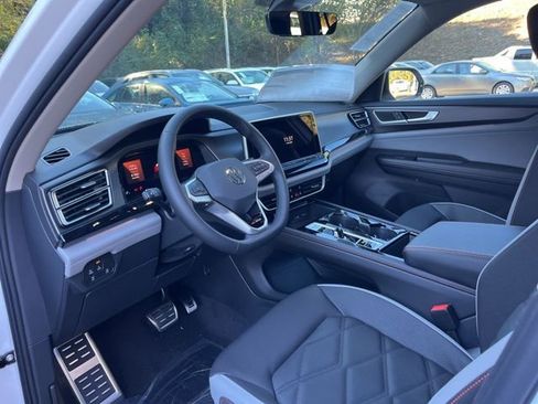 New 2026 Volkswagen Atlas Peak Edition image 6