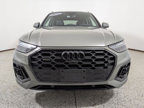 Certified 2024 Audi Q5 e Prestige image 2