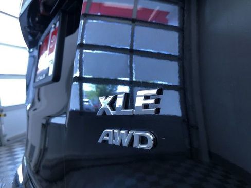 Certified 2018 Toyota RAV4 XLE w/ Plus Extra Value Package AWD/4WD image 17