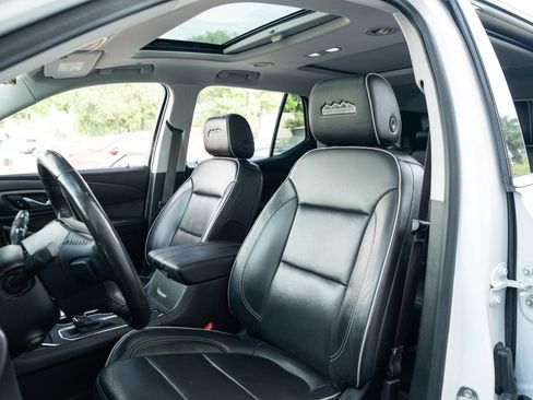 Used 2020 Chevrolet Traverse High Country AWD/4WD image 17