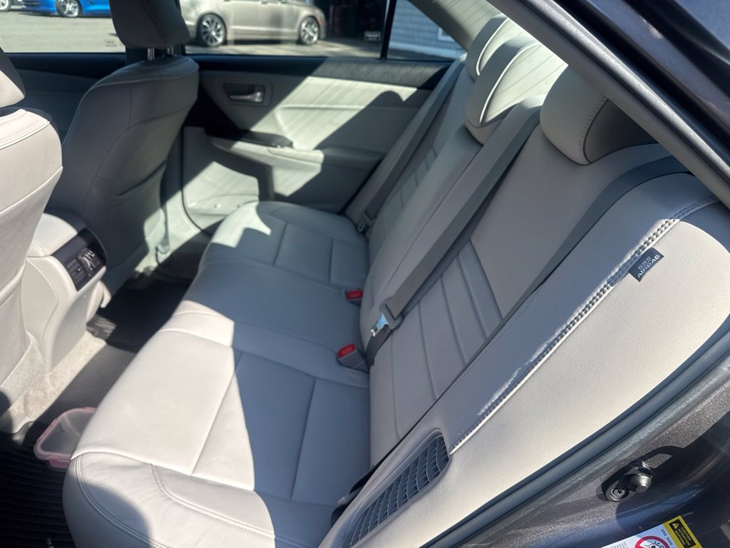 Used 2015 Toyota Camry XLE w/ Moonroof Package FWD image 28