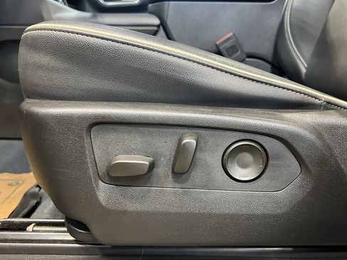 Used 2024 Chevrolet Tahoe Premier w/ Premium Package image 16