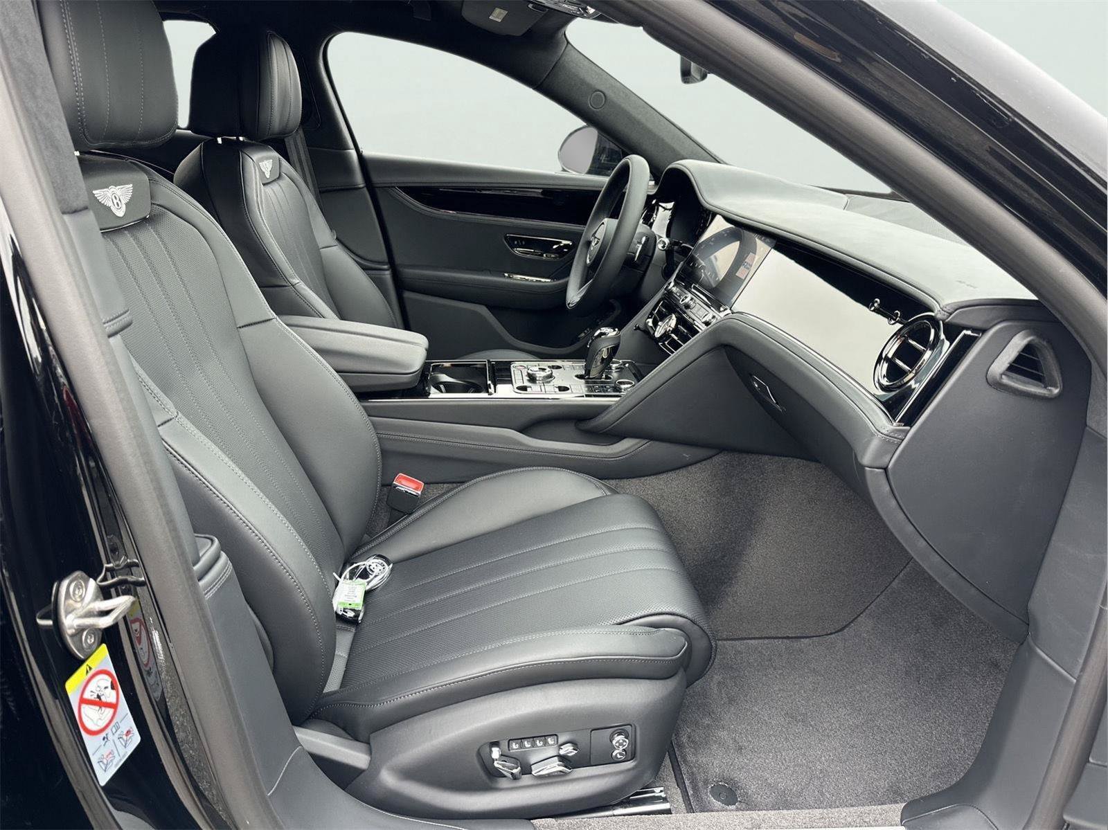 New 2026 Bentley Flying Spur V8 AWD/4WD image 2