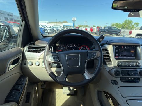 Used 2015 GMC Yukon Denali w/ Open Road Package AWD/4WD image 9