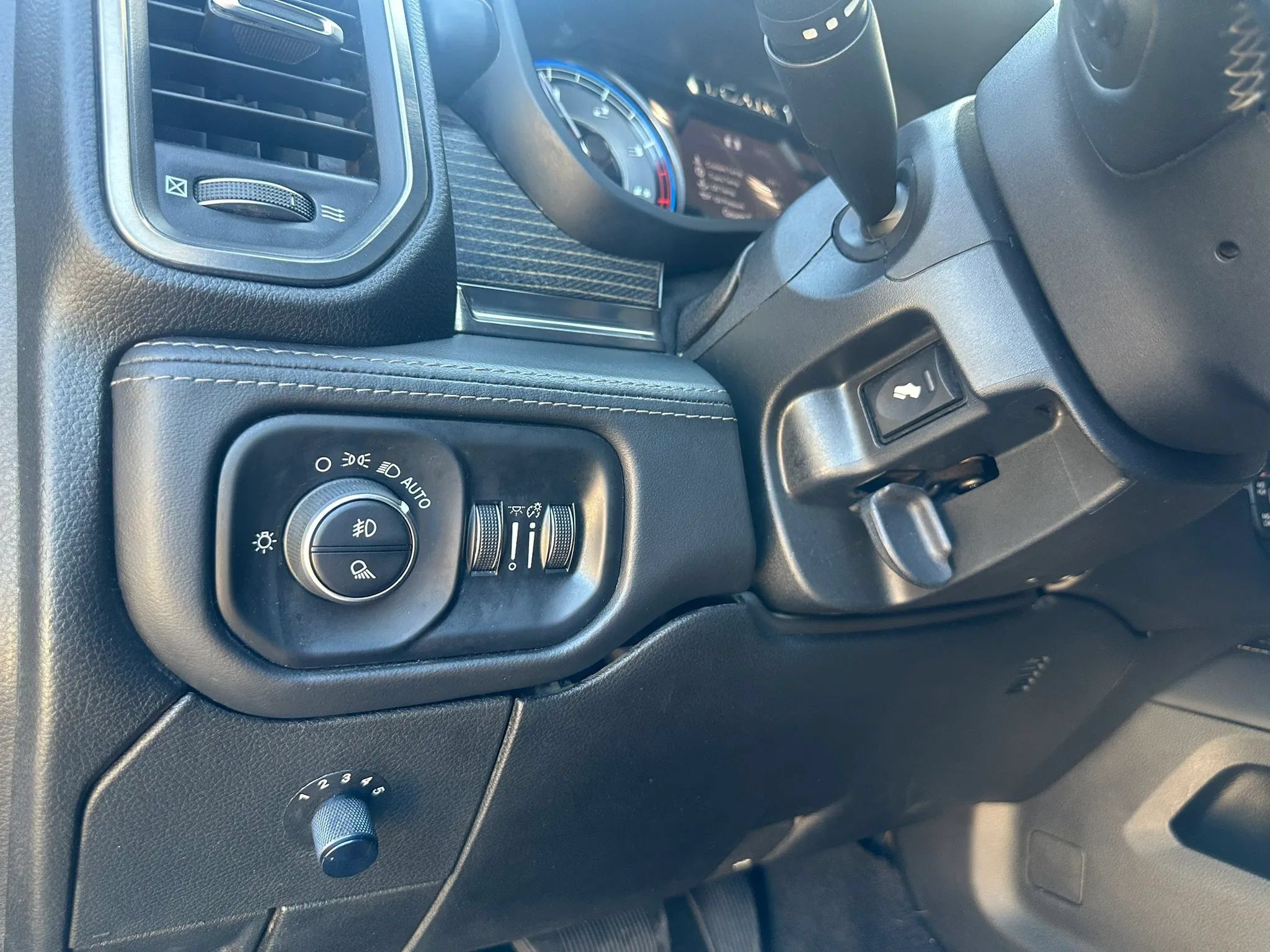 Used 2020 RAM 3500 Limited AWD/4WD image 38