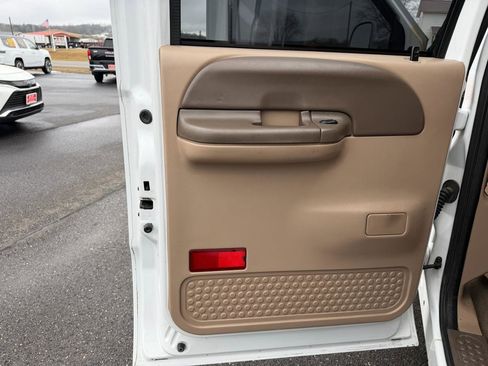 Used 1999 Ford F250 Lariat image 10