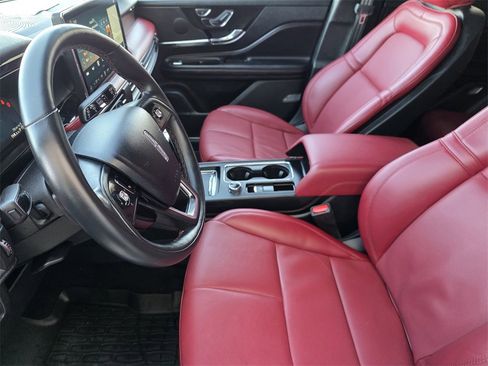 Used 2023 Lincoln Corsair Reserve image 10